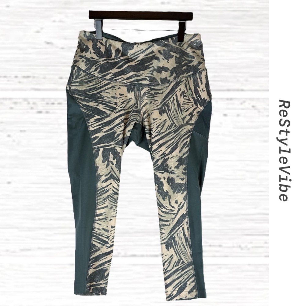 ADIDAS Women’s Size 2X Leggings Tight Animal Print Athletic Primegreen Aeroready